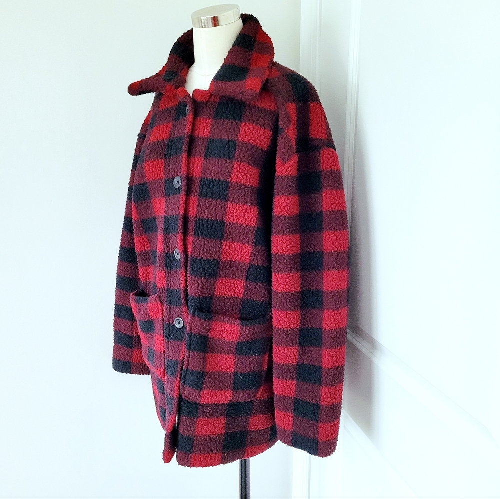 LEE Red/Black Plaid Sherpa Shacket Comfy Cozy Fall Fleece Travel Winter Vegan - Picture 3 of 10